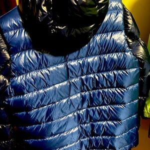 2-1beutiful jacket  , very warm, excellent condition black and navy blue